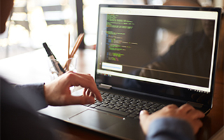 FRONT-END ENGINEER